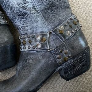 Old Gringo Harness with studs, cowgirl/moto boots- Hanna stud L 1086-5